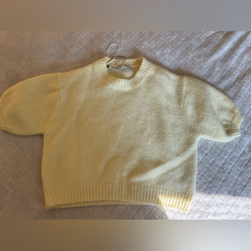 Chunky short-sleeved sweater; Small; Never worn